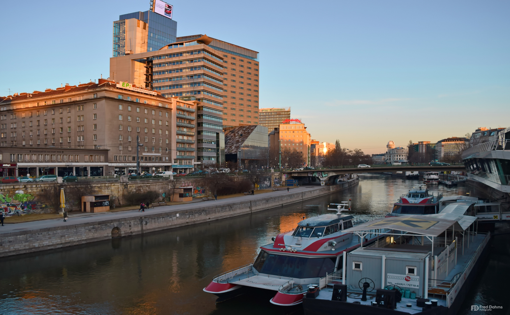 Wien, am Donau Hafen