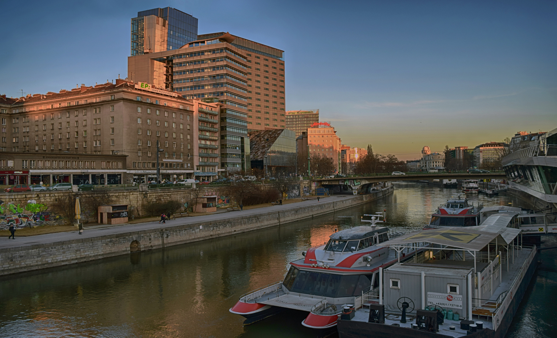 Wien Am Donaukanal Foto Bild Sunset Hafen Skyline Bilder Auf Fotocommunity