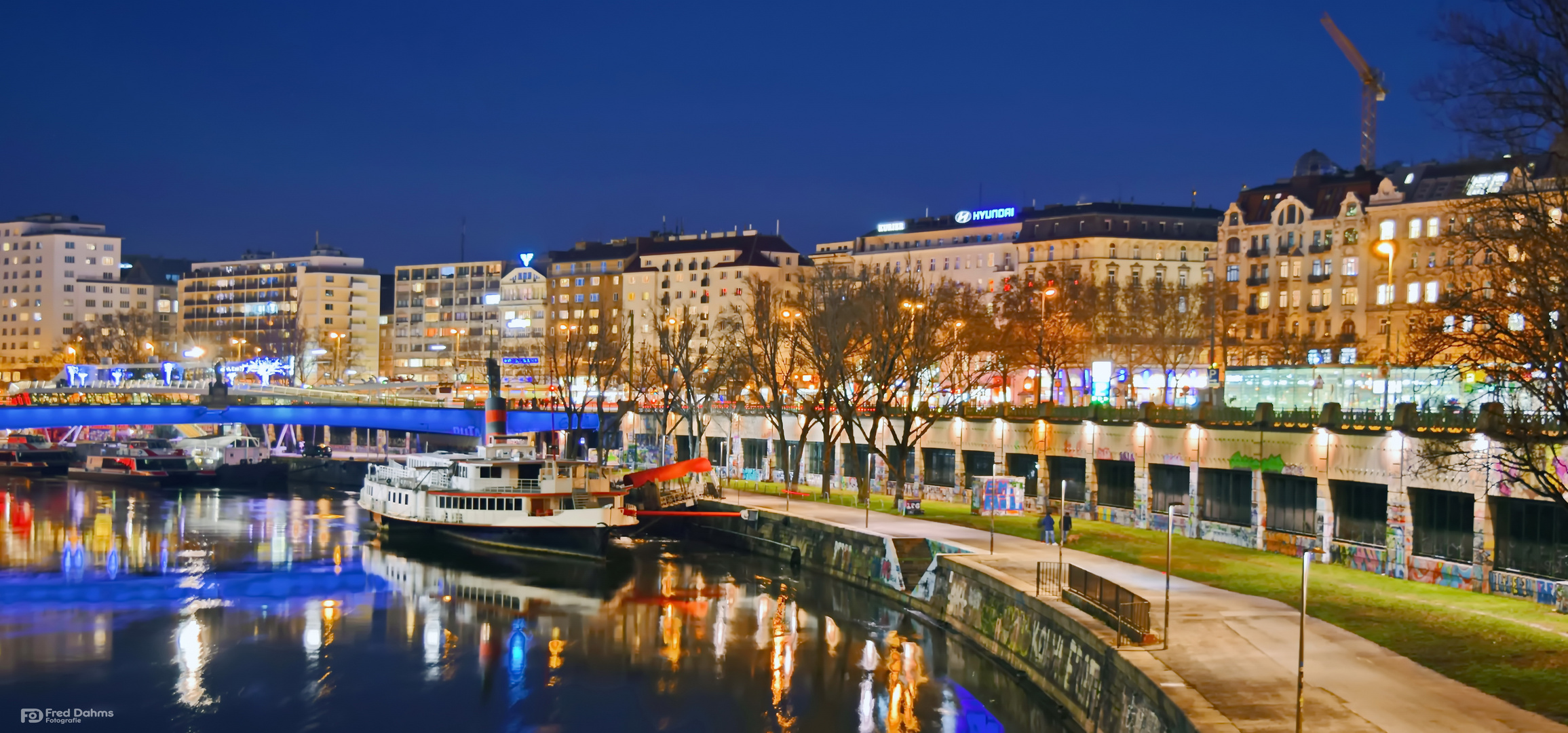 Wien bei Nacht, am Donaukanal