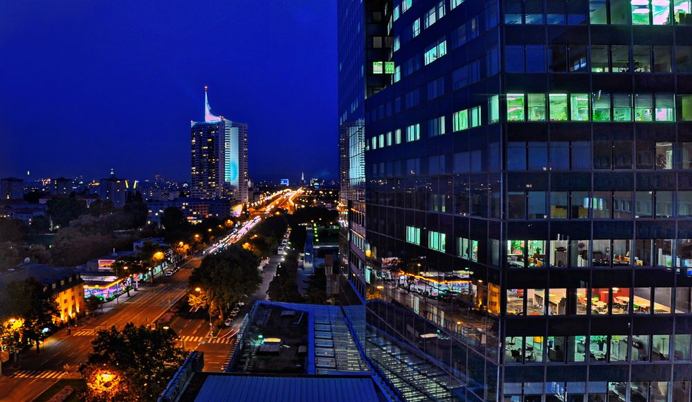 WIEN   - Die Donaustadt bei Nacht -