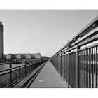 Wien, Floridsdorfer Brücke mit dem Milleniumstower im Hintergrund