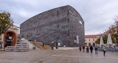 Wien Innenstadt - Museumplatz - MUMOK - 01