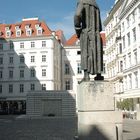 Wien Judenplatz: Lessing und Holocaust-Denkmal von Rachel Whiteread (Detail 1)