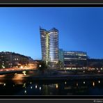 ----> Wien UNIQA Tower <---