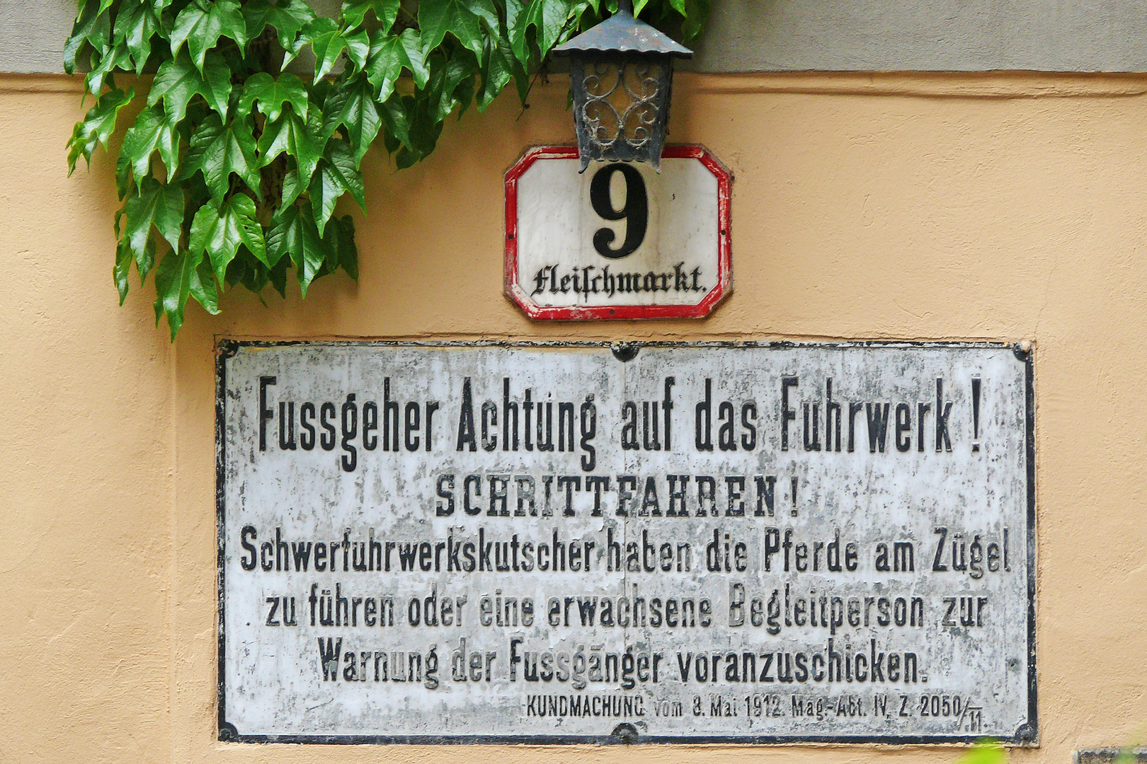 Wien - Warnung an Fußgänger