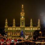 Wiener Christkindlmarkt mit Rathaus