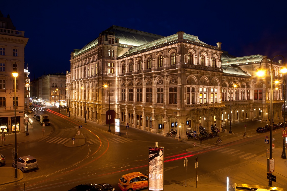 Wiener Oper bei Nacht