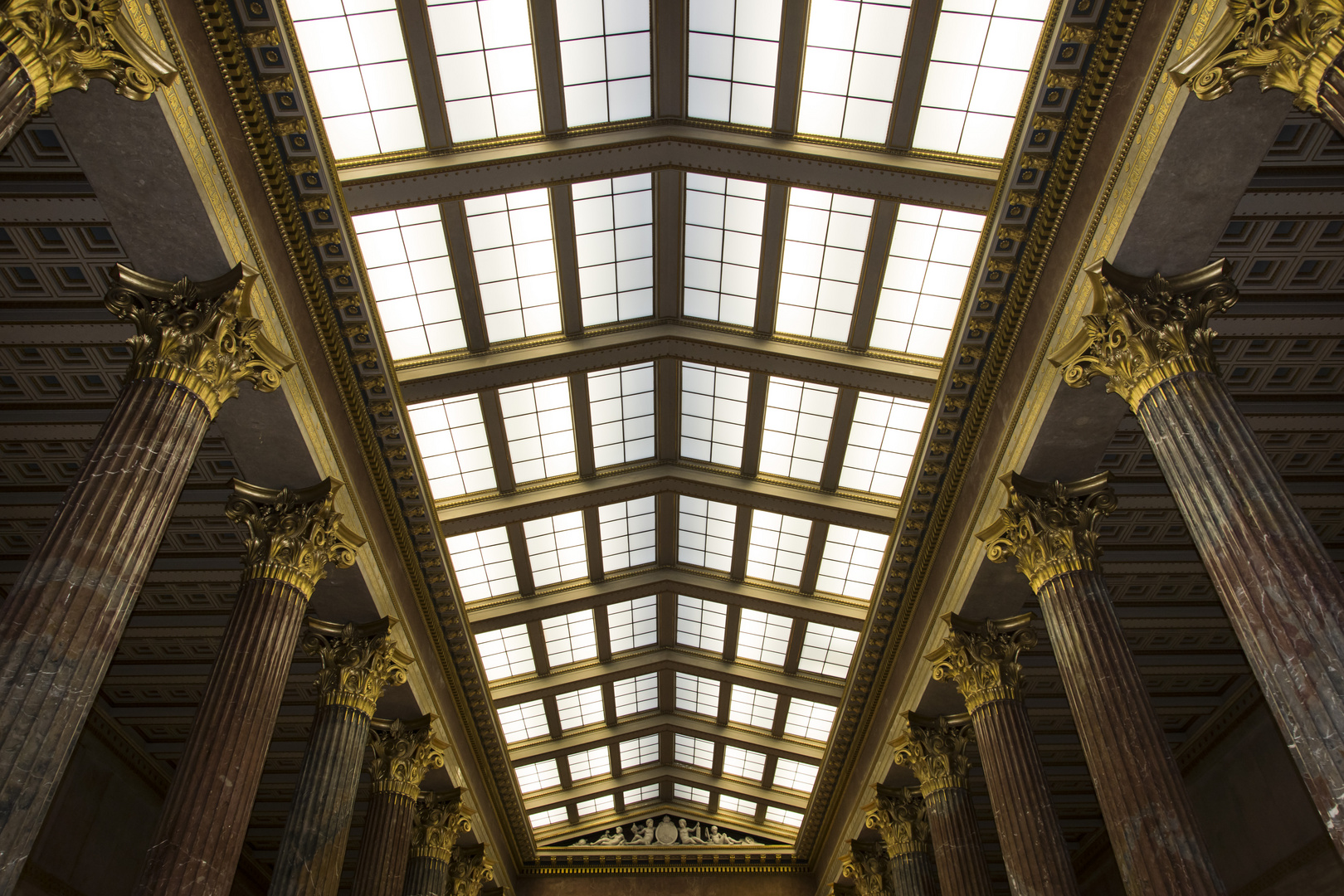 Wiener Parlament Säulenhalle