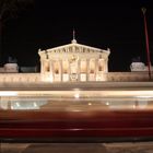 Wiener Parlament & Tram