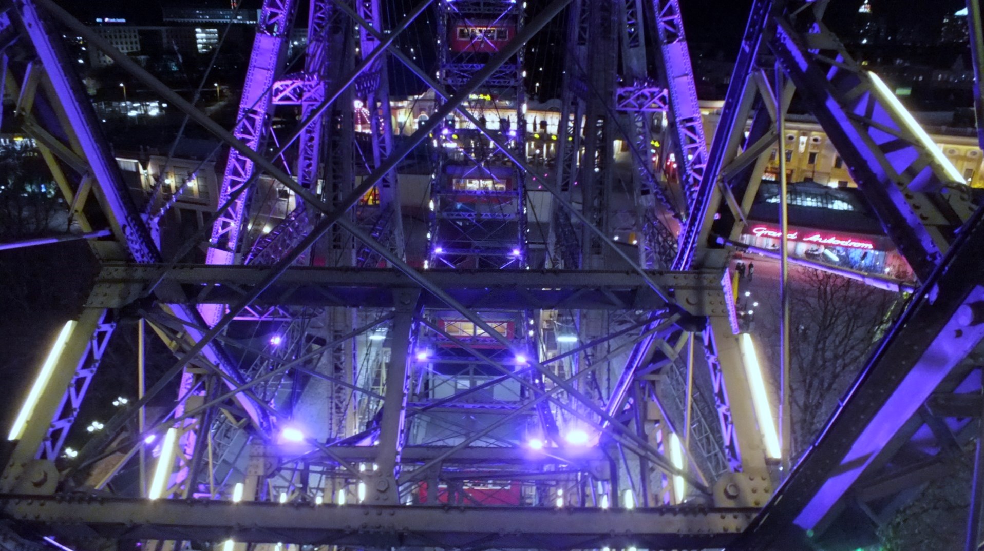 Wiener Riesenrad bei Nacht