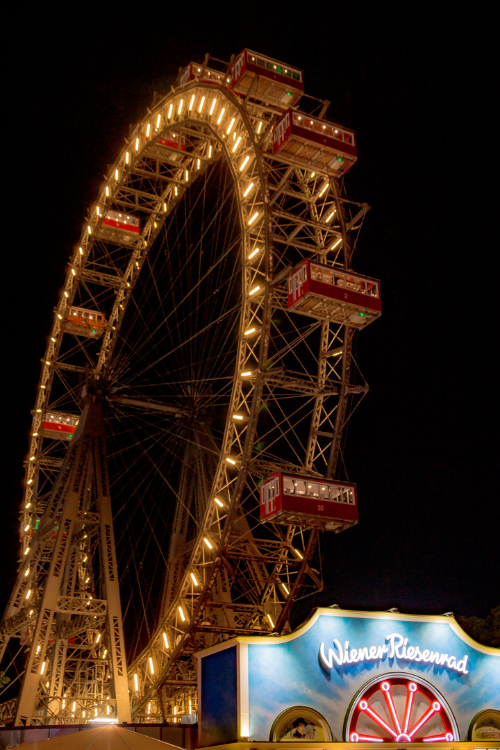 Wiener Riesenrad im Prater bei Nacht