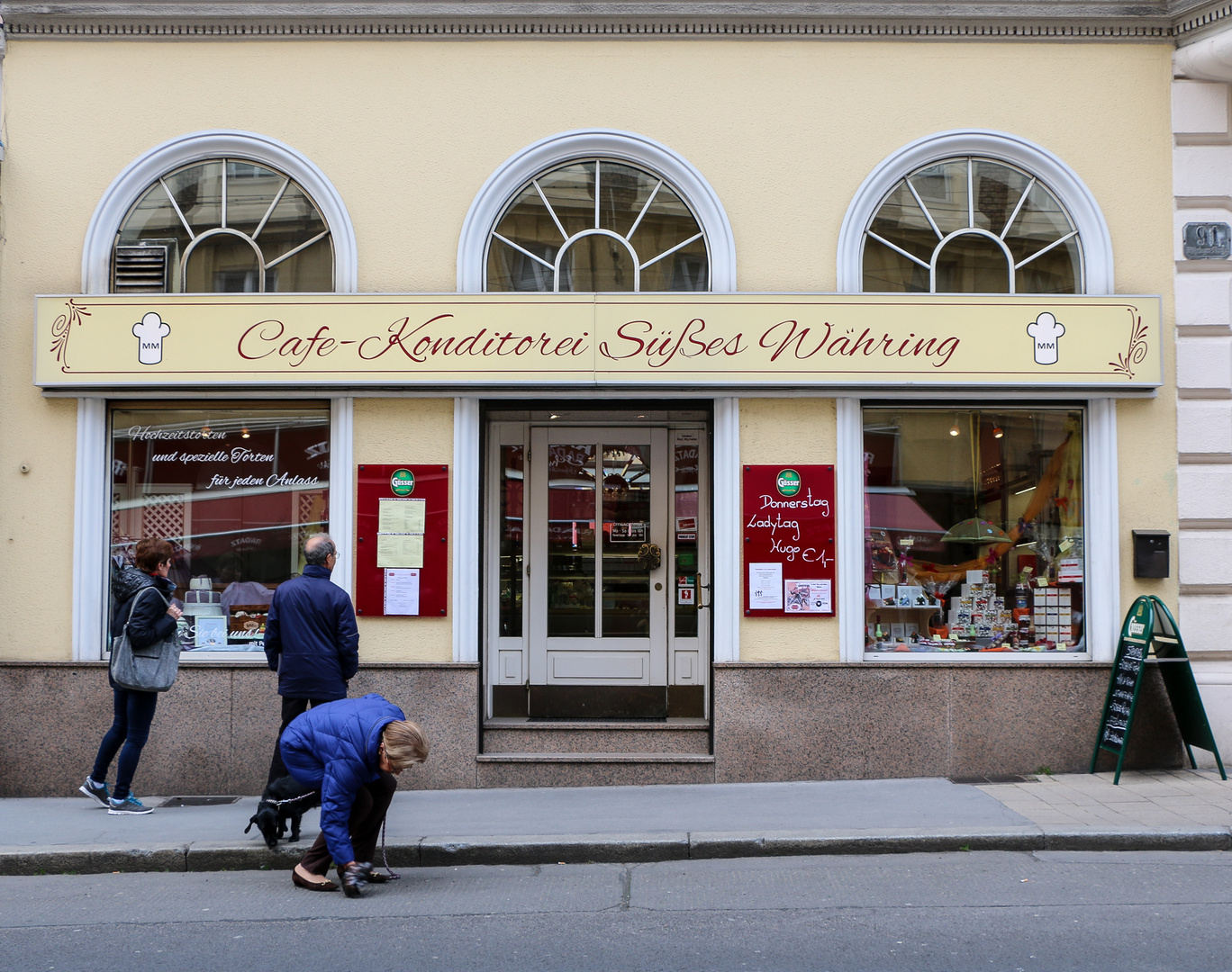 Wiener Spaziergänge   /   Krapfen - drinnen und draußen