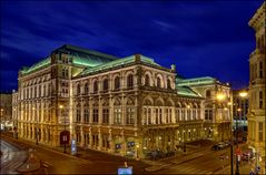 Wiener Staatsoper bei Nacht