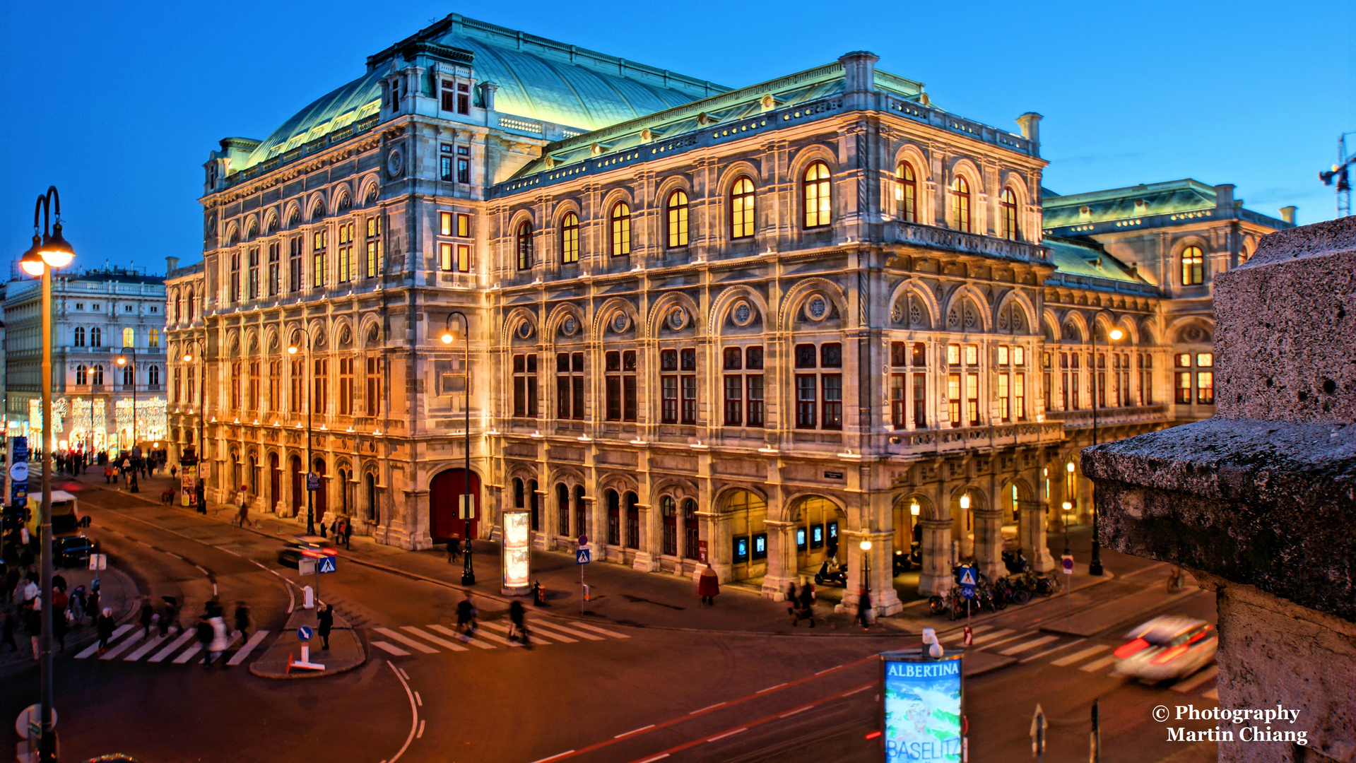 Wiener Staatsoper mit cliché