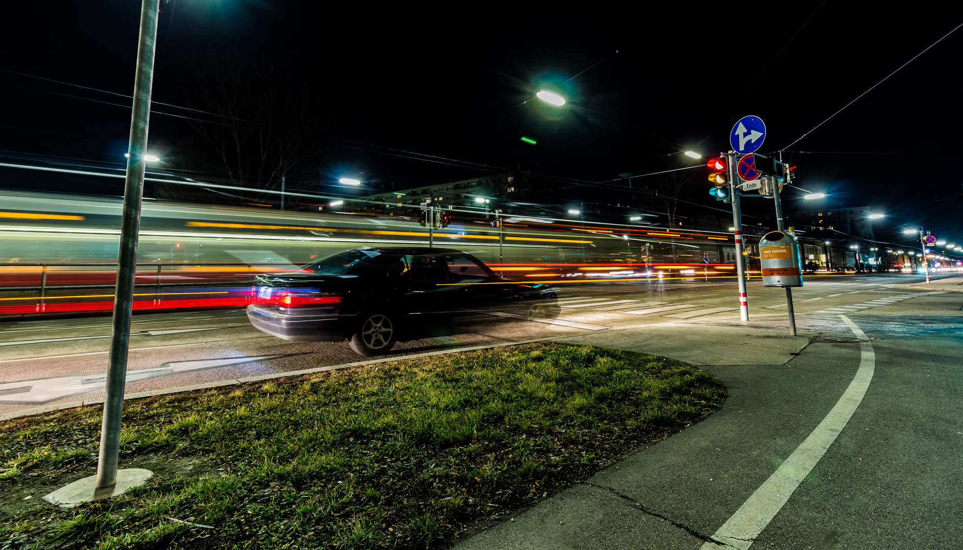 Wiener Tram bei Nacht