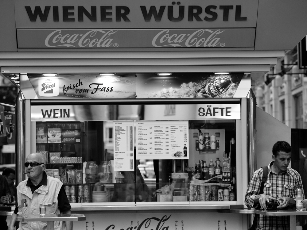 Wiener Würstl Foto &amp; Bild | streetfotografie mit menschen, wien ...