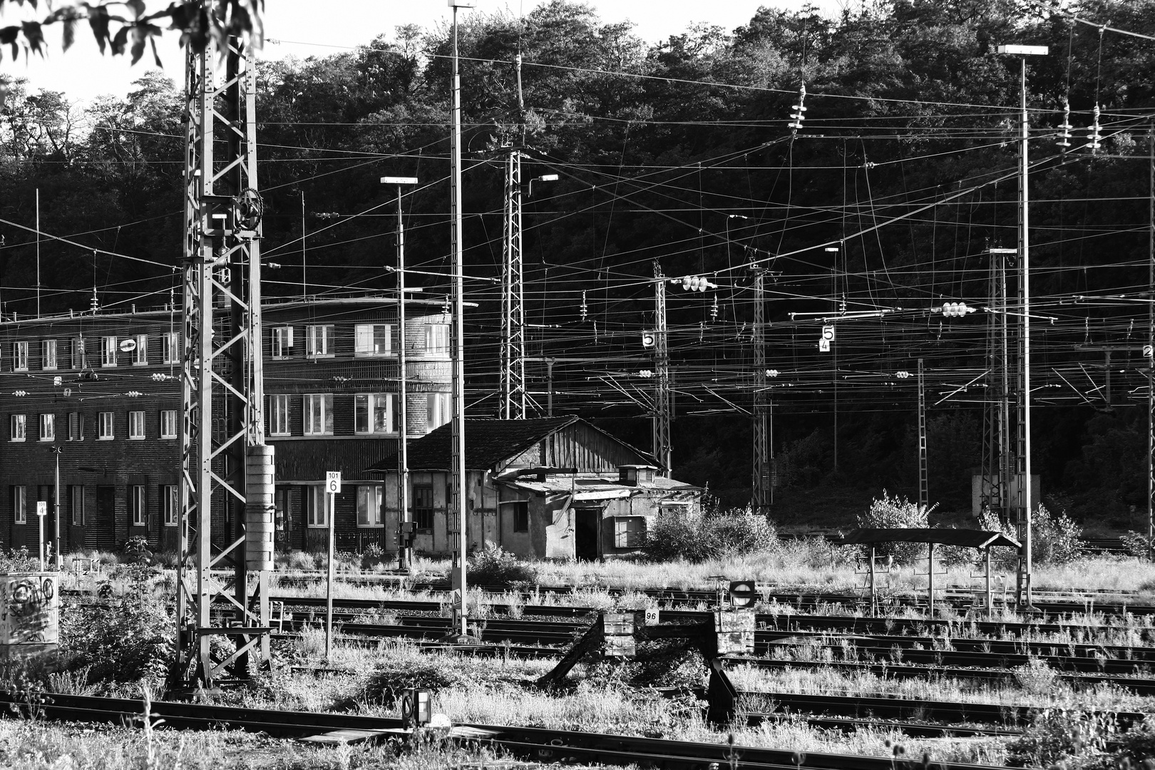 Wiesbadener Bahnhofsbereich antik im Jahr 2011