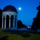 Wiesbadener Mond vom Neroberg mit Marktkirche