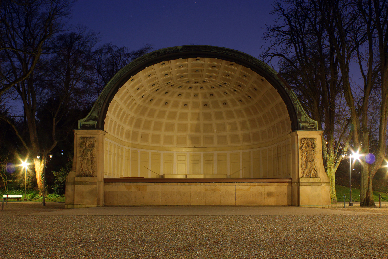 Wiesbaden_Konzertmuschel im Kurpark