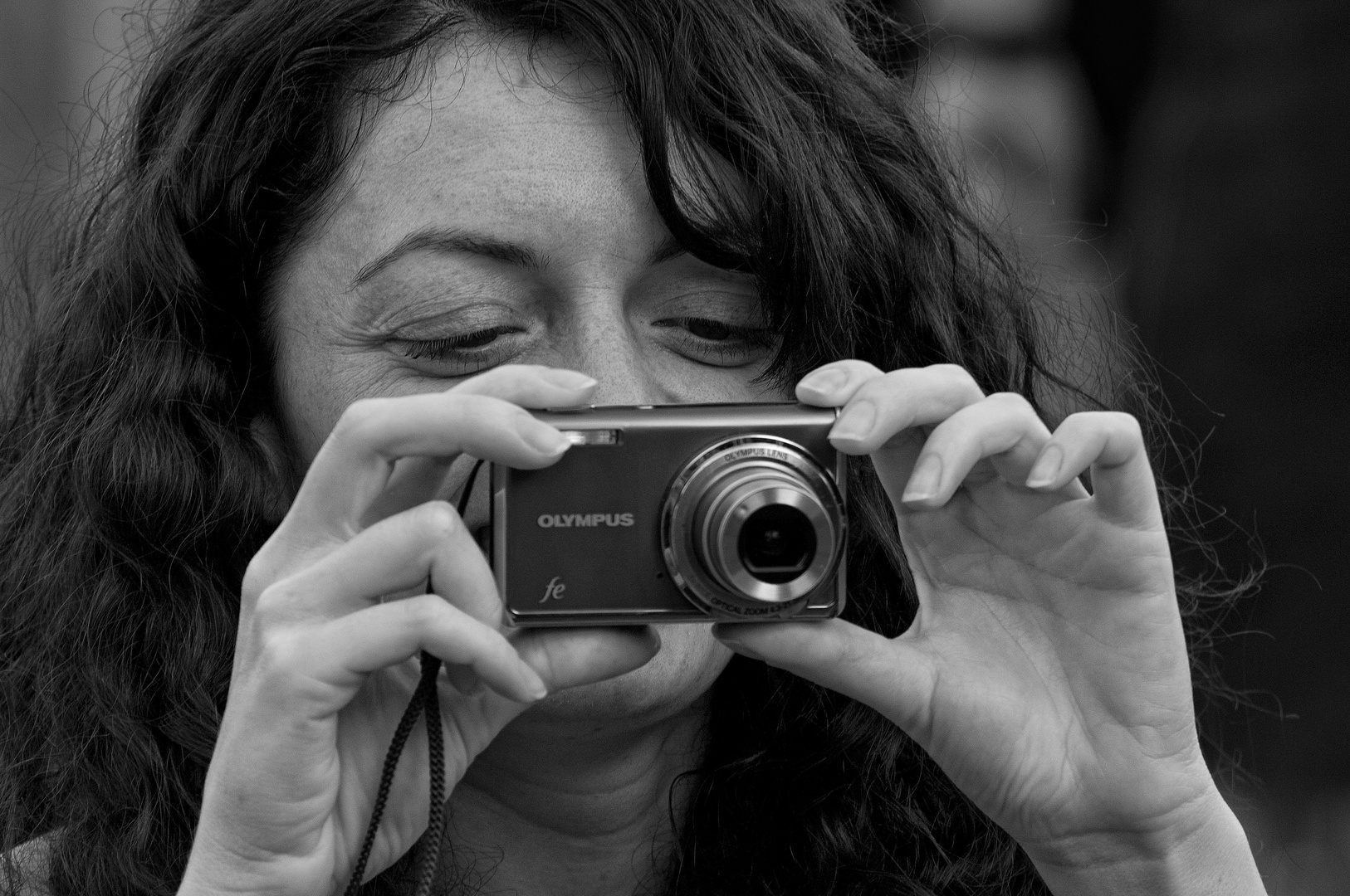 Wiesenbesucher fotografieren die Bavaria 6