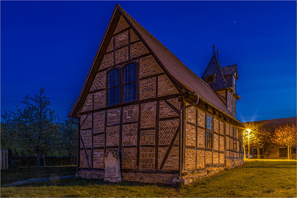 Wieserodes Kirche in der Nacht