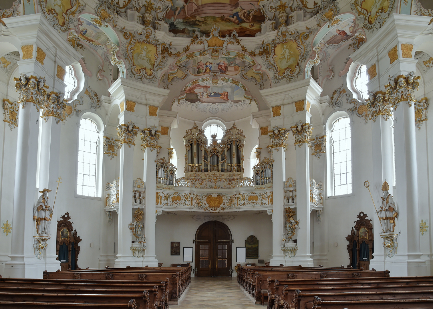 Wieskirche in Steingaden Blick zum Ausgang