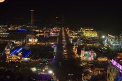 Wiesn bei Nacht