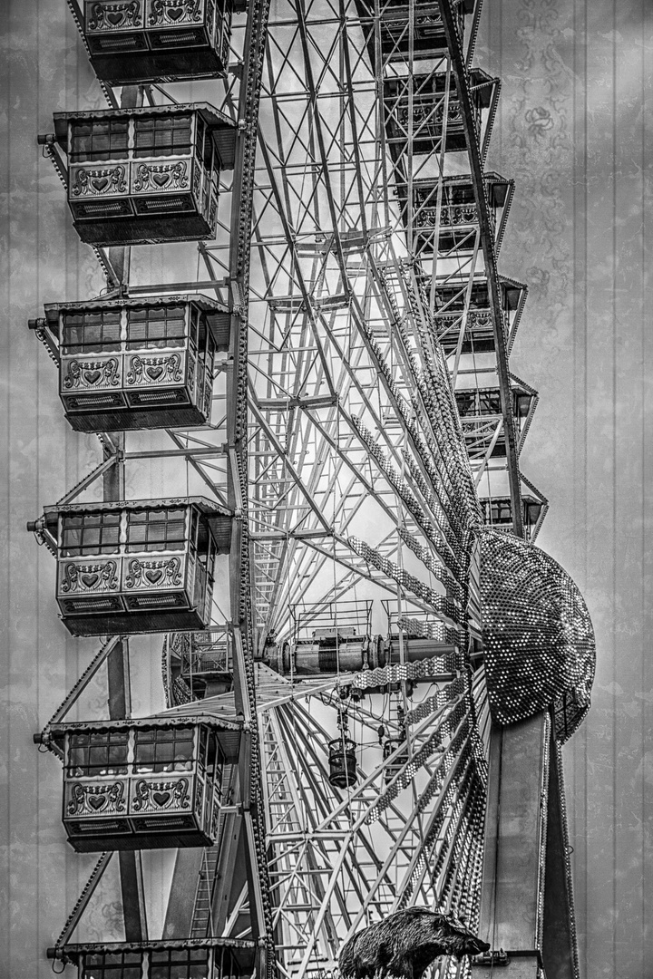 Wiesn Impressionen I - Riesenrad mit Wildsau