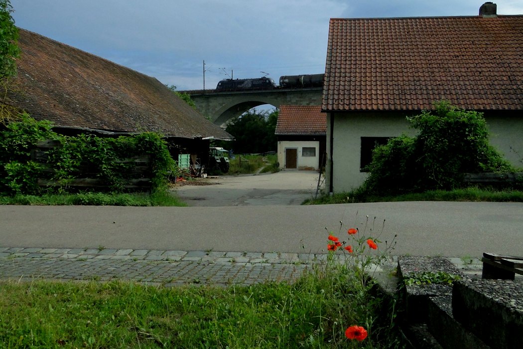 Wieviel Mohn würde in einen Kesselwagen passen