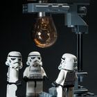 wieviele stormtrooper benötigt man um eine glühbirne zu wechseln?