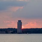 Wikingturm vor untergehender Sonne