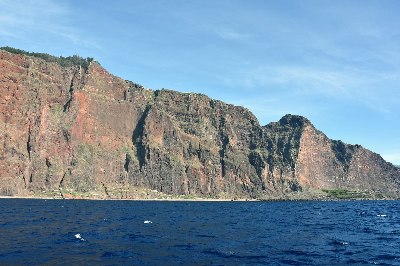 Wilde Steilküste westlich von Funchal auf Madeira