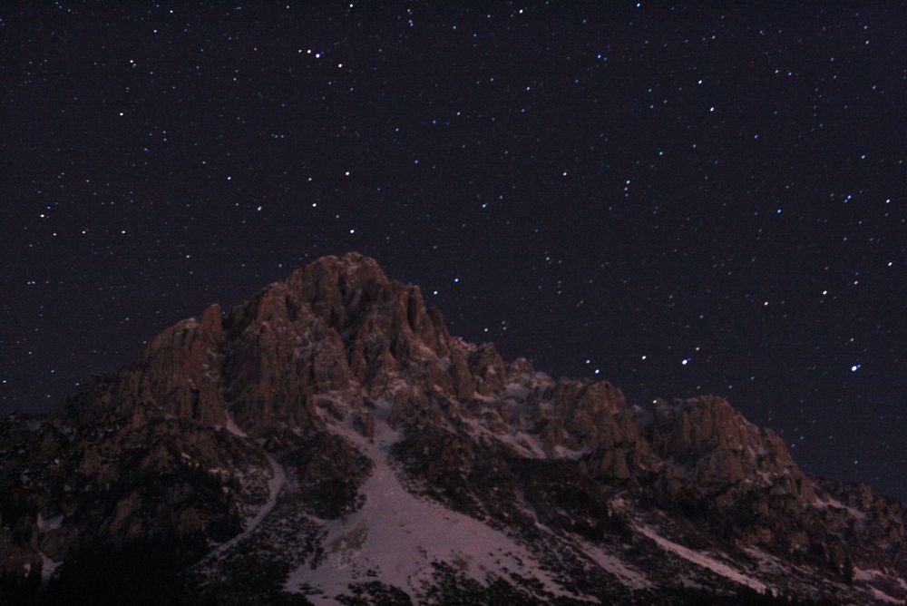 Wilder Kaiser mit Sternenhimmel von Lina Peuckert 