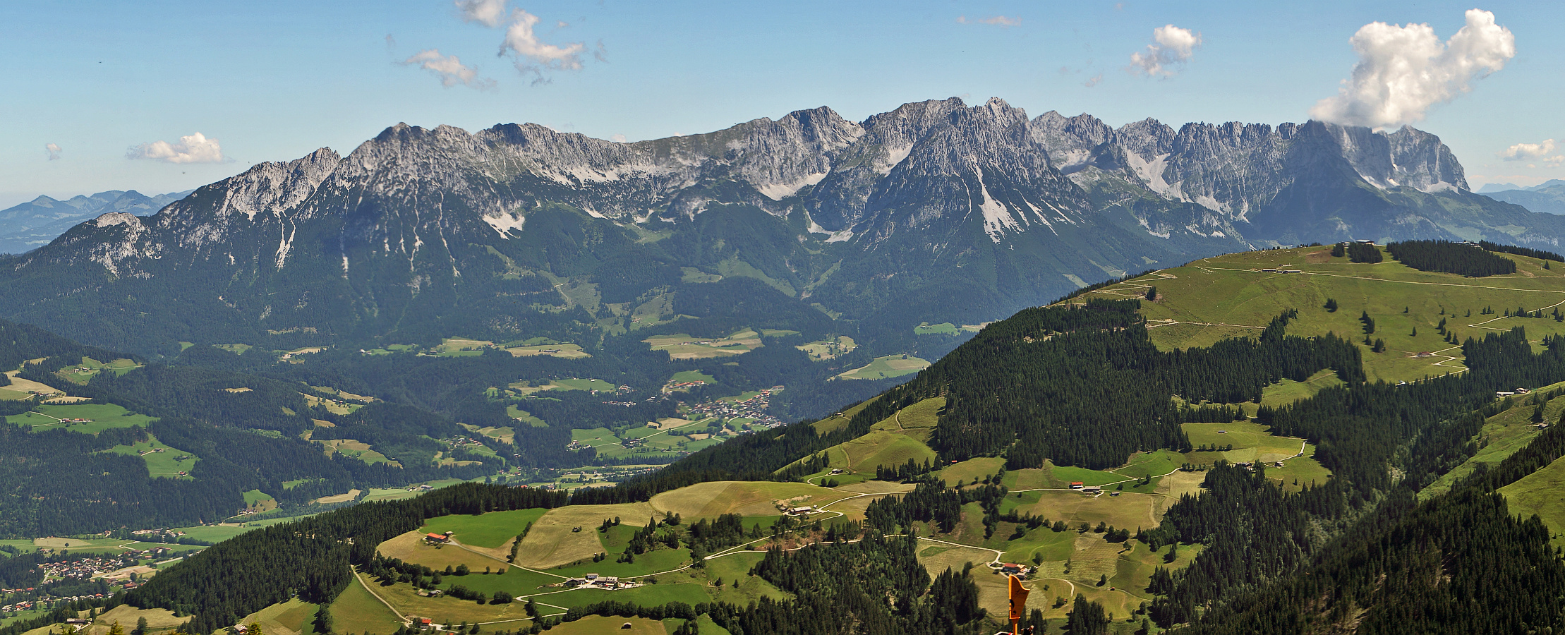 Wilder Kaiser von der Hohen Salve in Tirol...