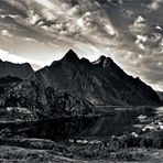 WILDES GEBIRGE IM NORDMEER