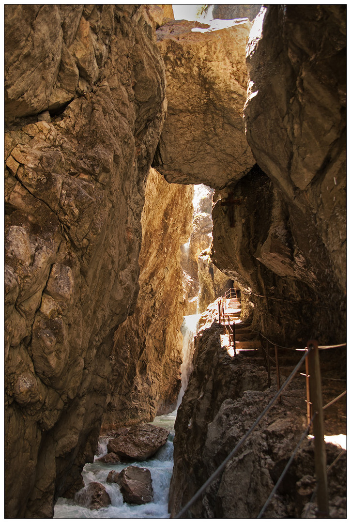 Wildes Land [10] - In der Klamm