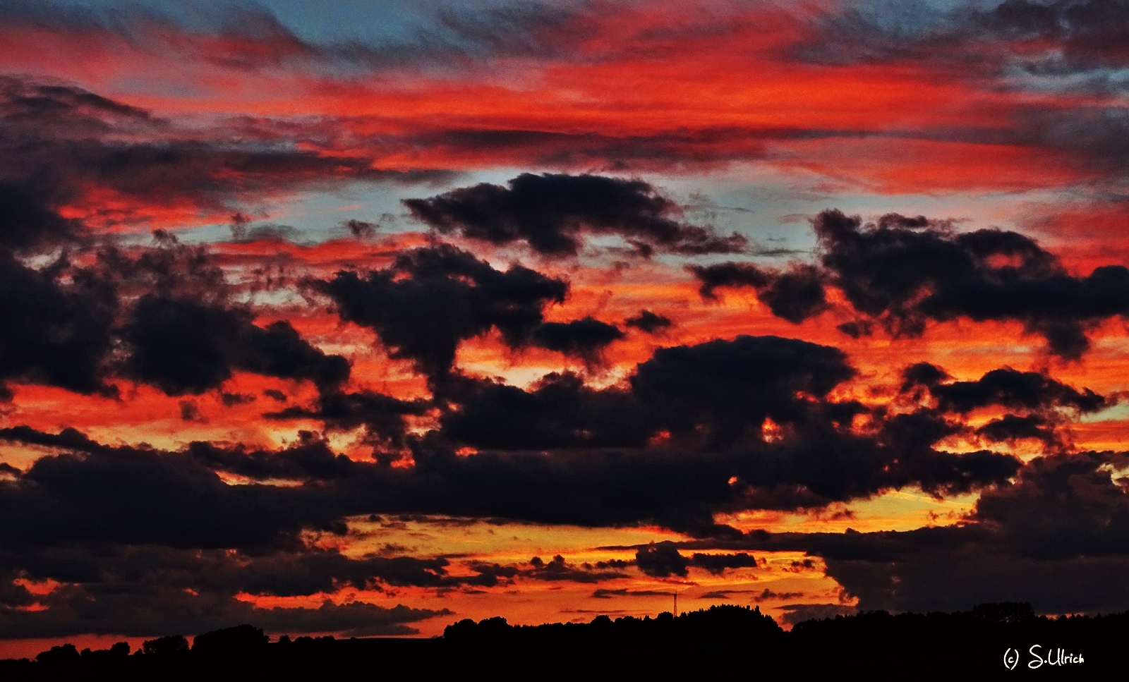 Wildes Wolkenschauspiel 