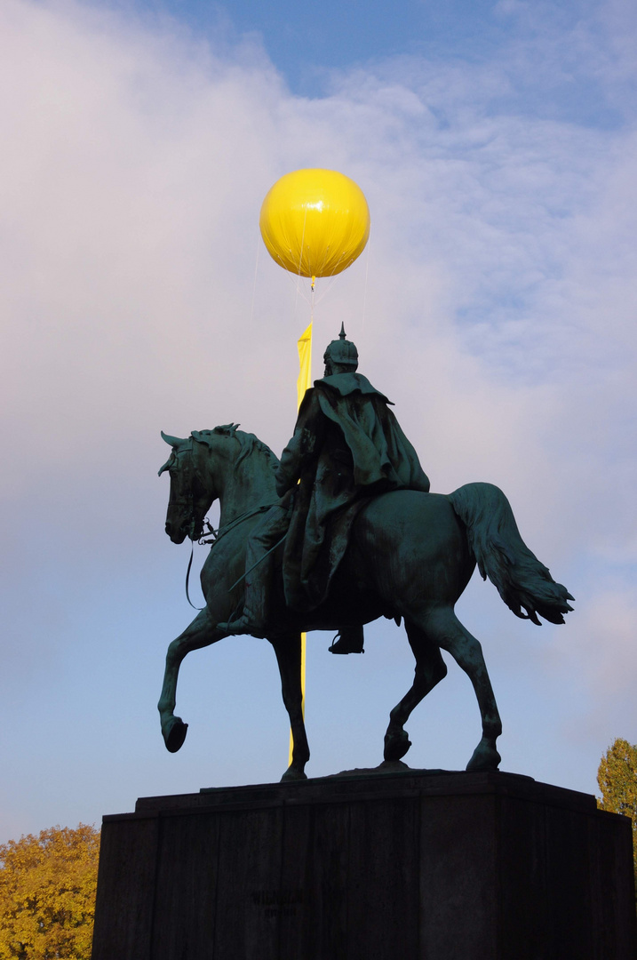Wilhelm der Erste in Essen mit Ballon...