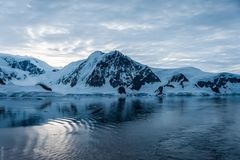 Wilhelmina Bay - Blaue Stunde