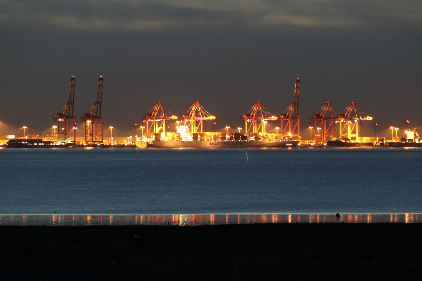 Wilhelmshaven bei Nacht