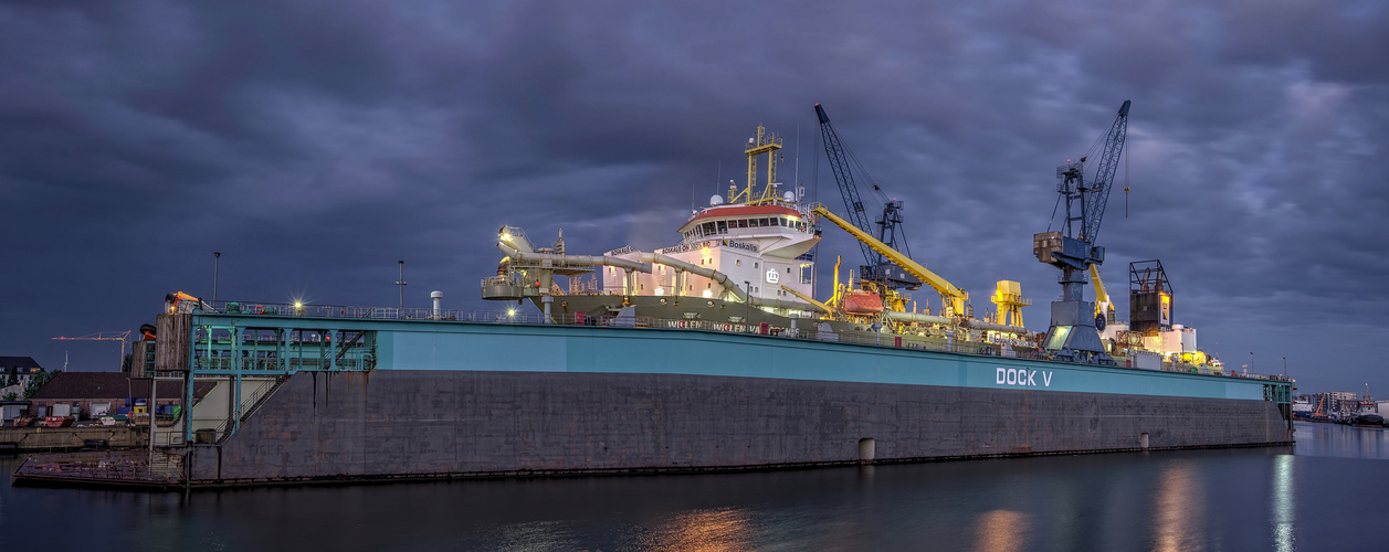 WILLEM VAN ORANJE  im Dock  V 