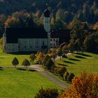 Wilparting Kirche im Herbst  