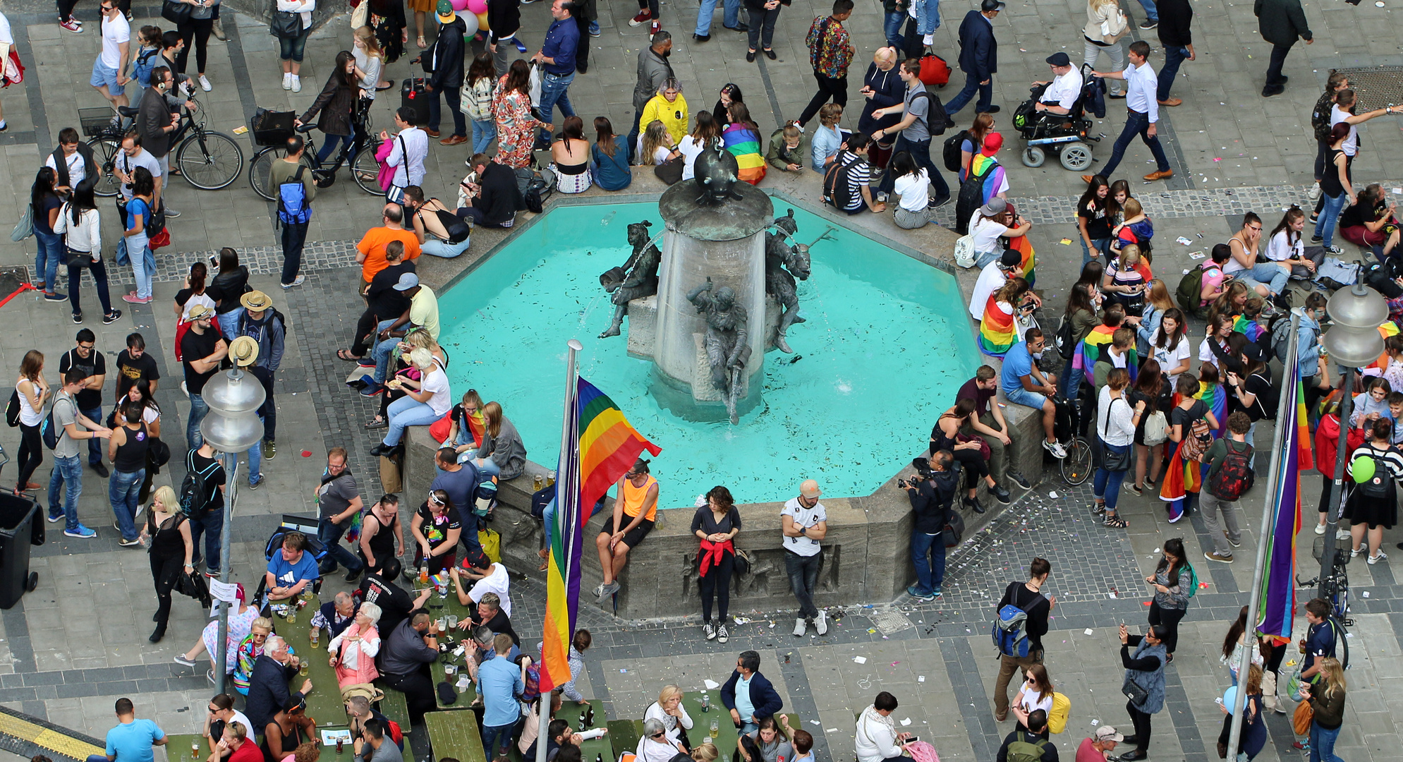 Wimmelfoto "Fischbrunnen in München"