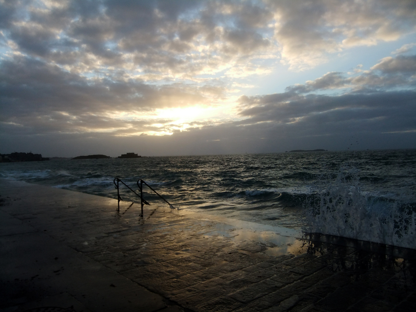 Wind in St. Malo