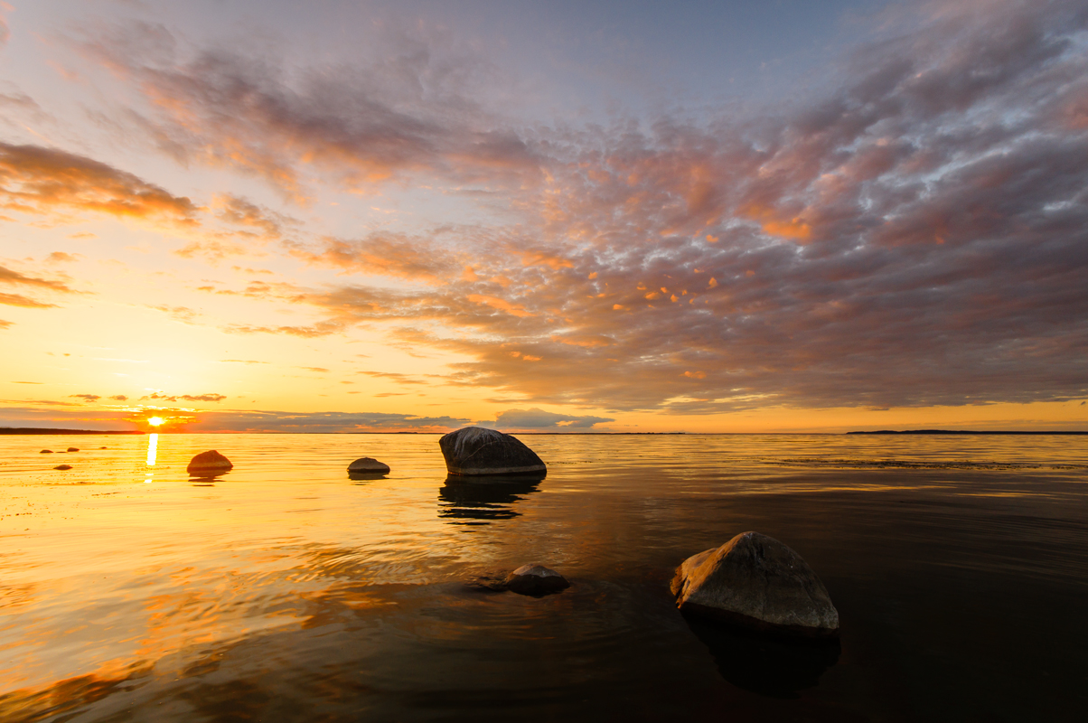 Wind, sun, water and stones