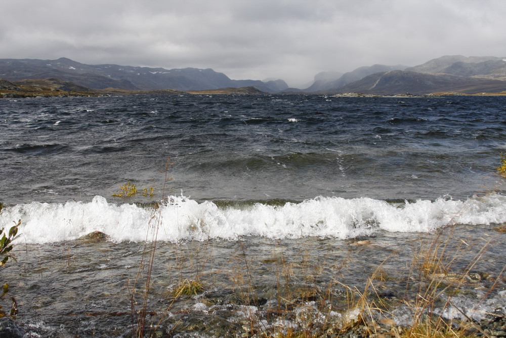 Wind über´ Bergsee