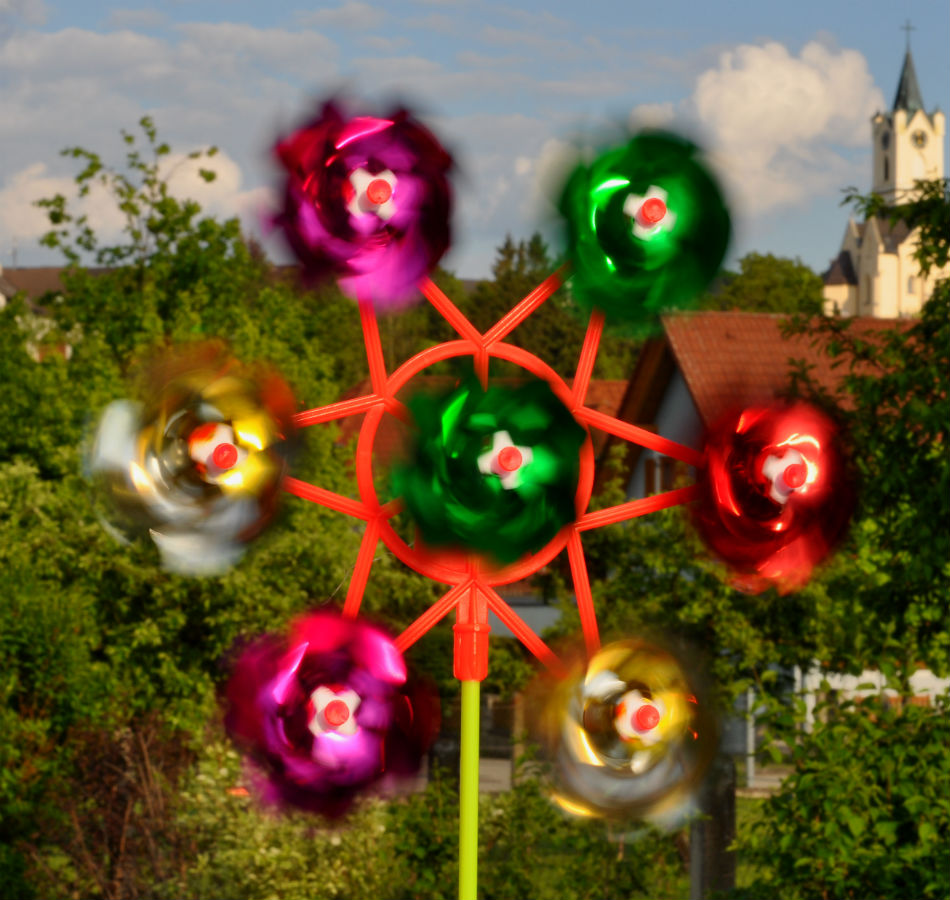 Wind und Lichtspiele im Garten