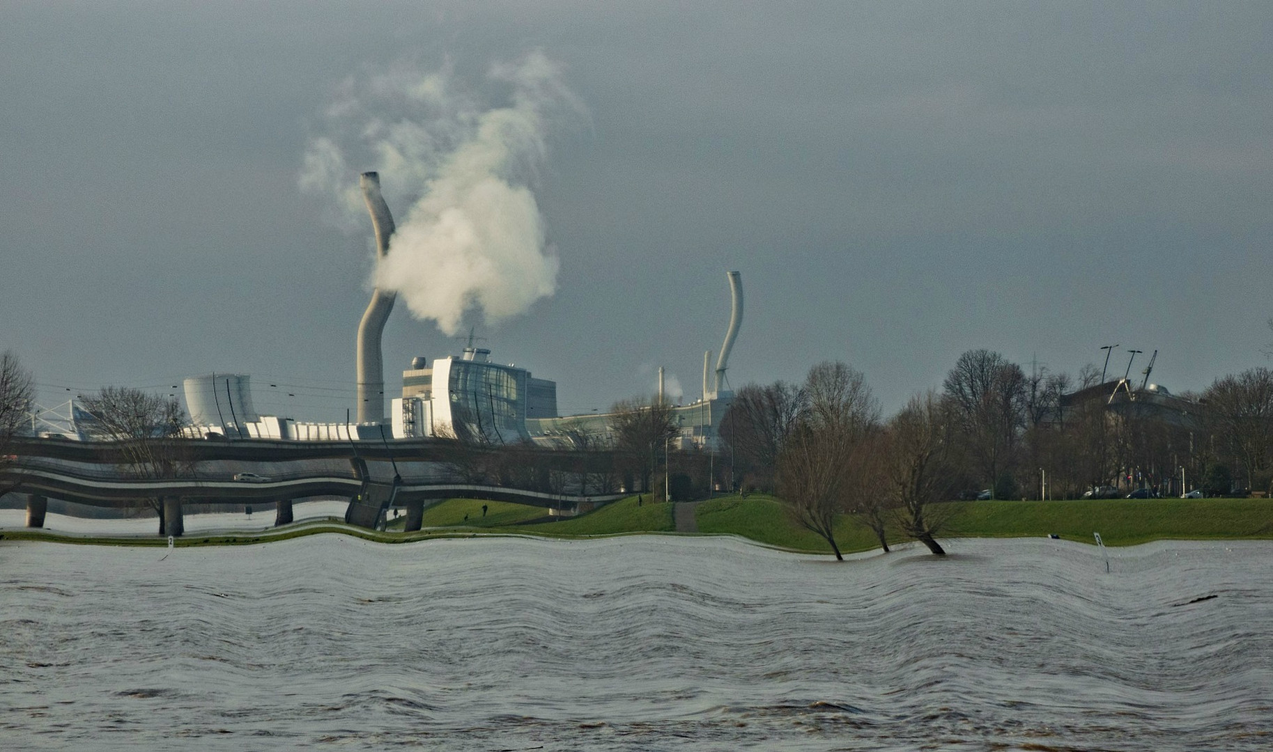 Wind und Wellen am Rhein :-)))