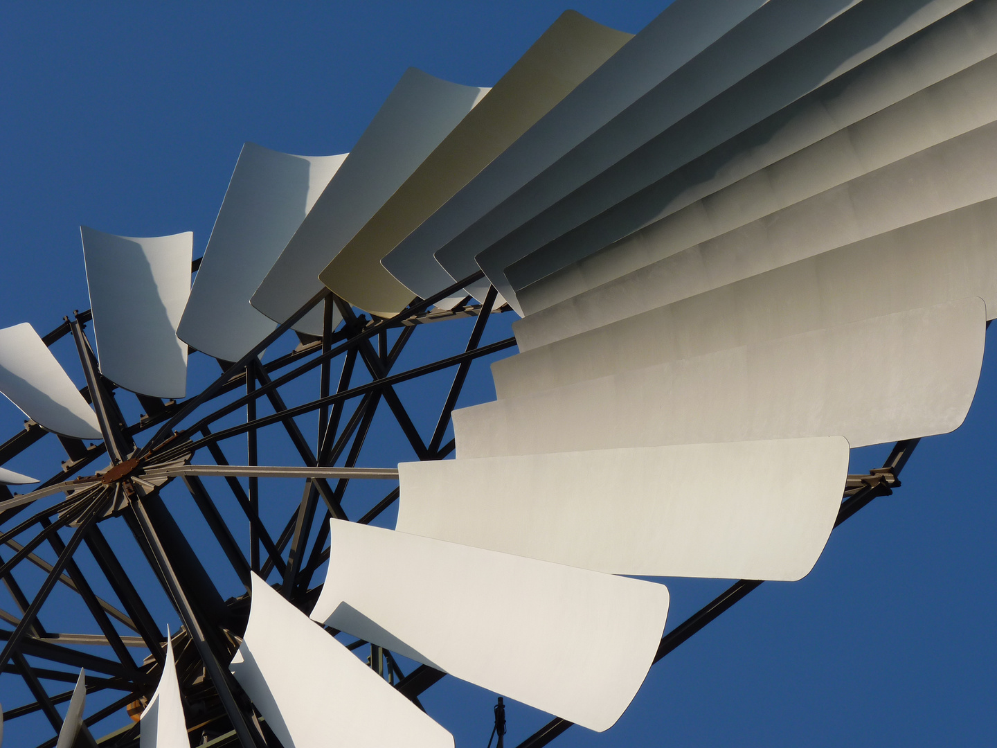 Windenergierad im Landschaftspark Duisburg-Nord