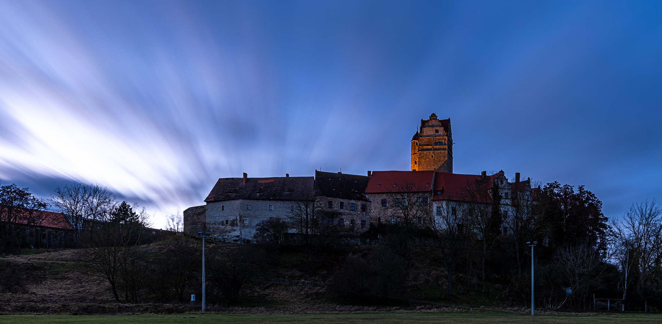 Windig wars und der Mond schien noch nicht helle...